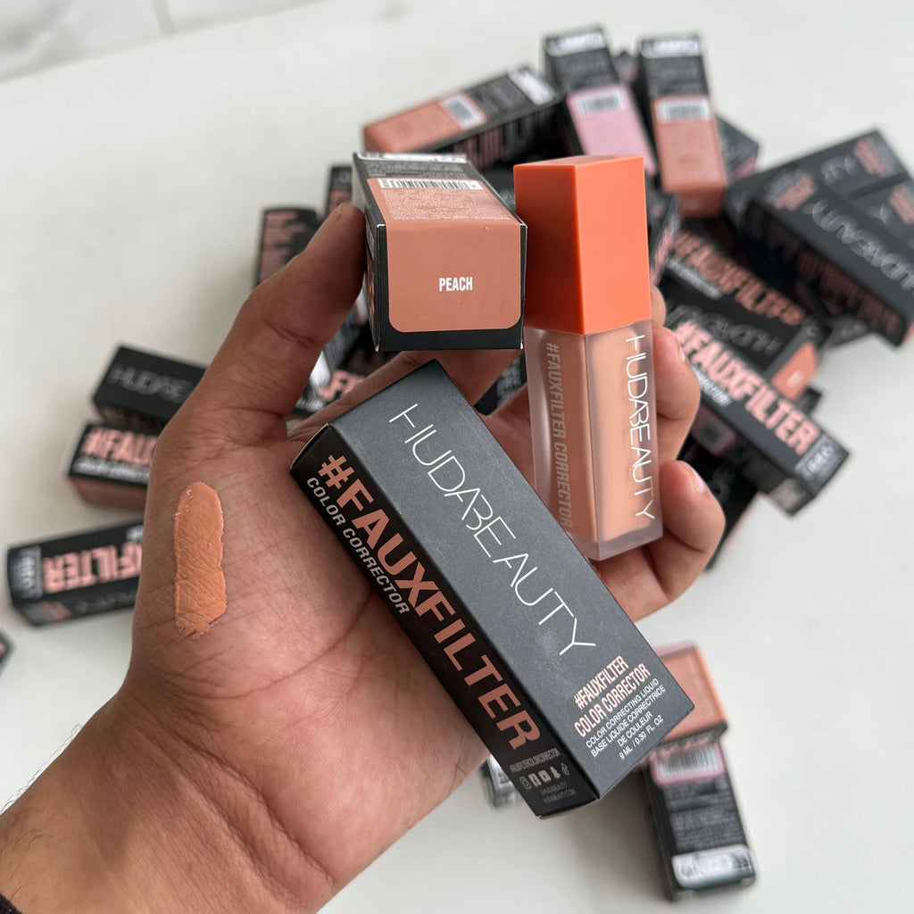 كوريكتور Huda beauty متوفر ب ٢ درجة