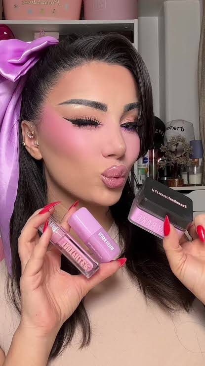 Huda beauty powder birthday cake
