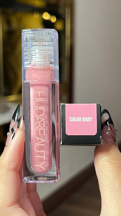 Lip gloss Huda beauty shade suger baby