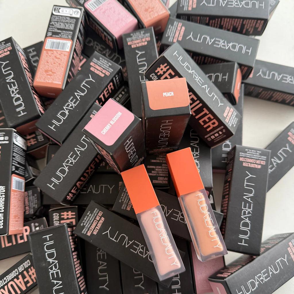 كوريكتور Huda beauty متوفر ب ٢ درجة