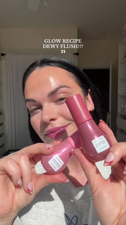 Glow recipe blush ب نياسنميد و هليورنيك يعني بلاشر مرطب علاجي ب جلو رهيب