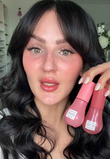 Glow recipe blush ب نياسنميد و هليورنيك يعني بلاشر مرطب علاجي ب جلو رهيب