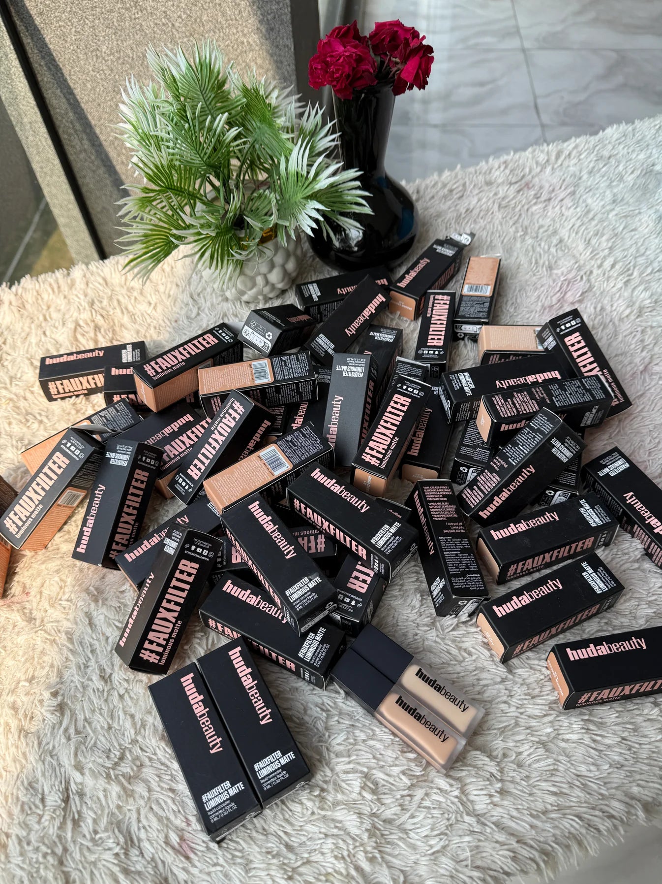 كونسيلر huda beauty متوفر ب ٢ درجة