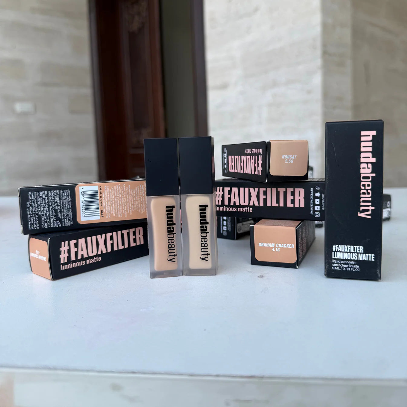 كونسيلر huda beauty متوفر ب ٢ درجة