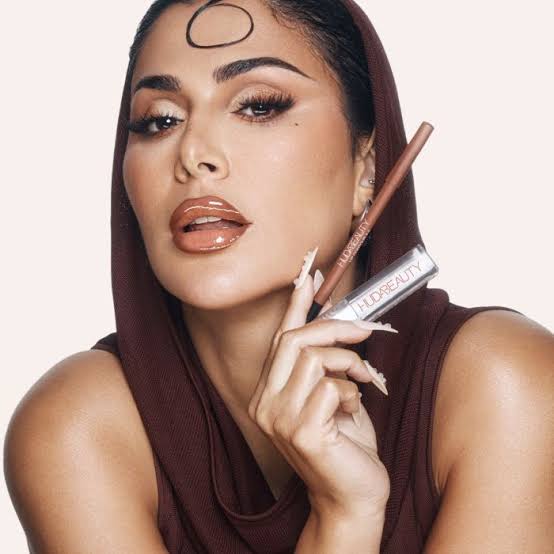 Lip gloss Huda beauty shade honey