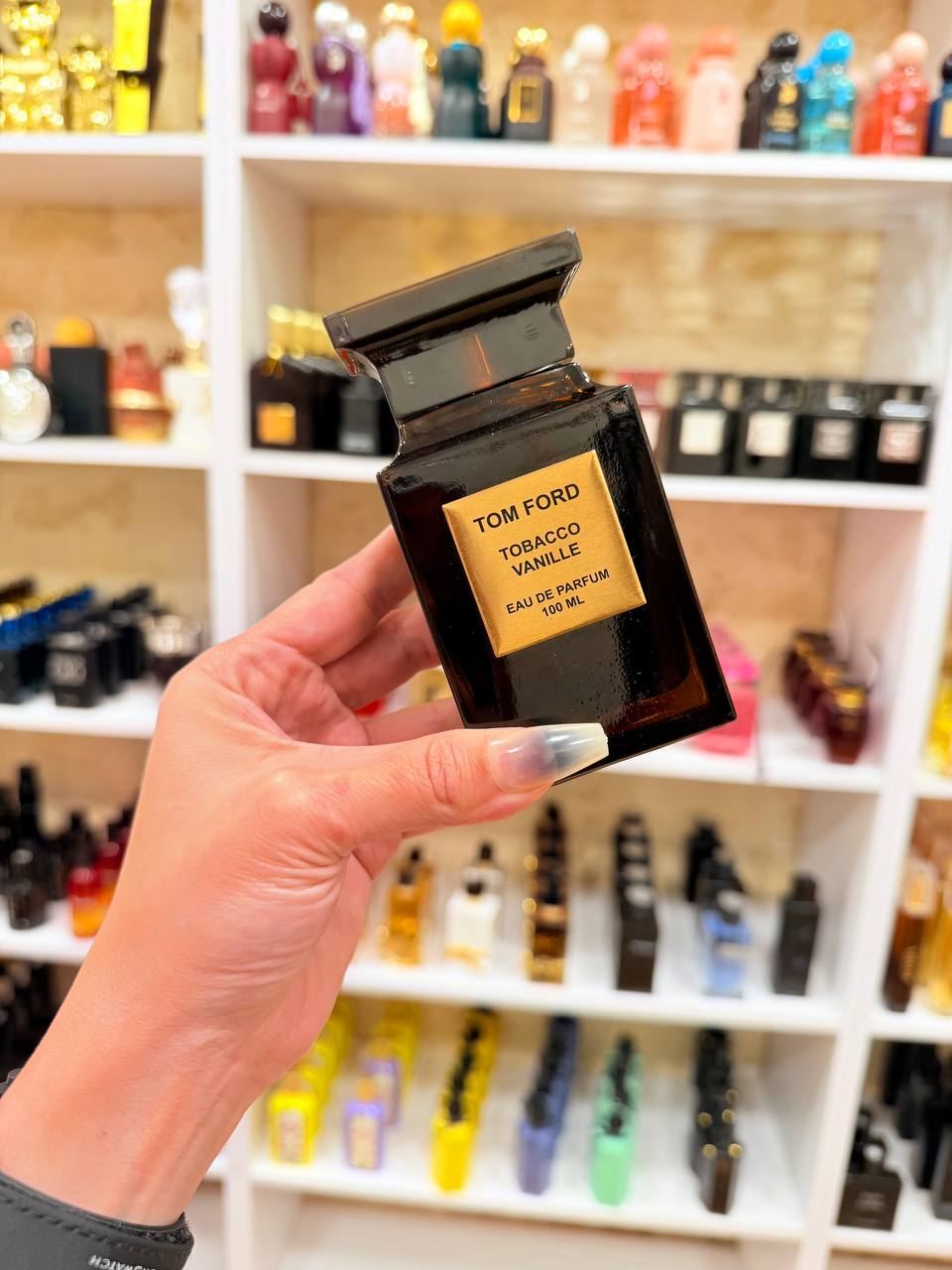 عطر توباكو فانيلا توم فورد اوت ليت