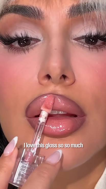 Lip gloss Huda beauty shade glossy