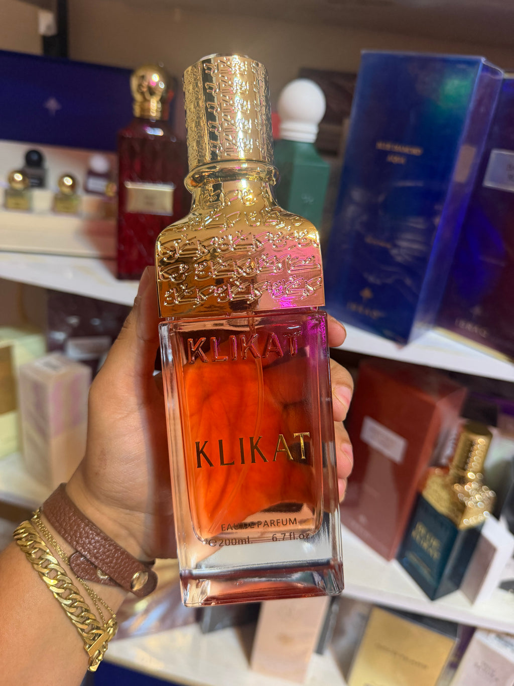 عطر كلكات من عز للعود