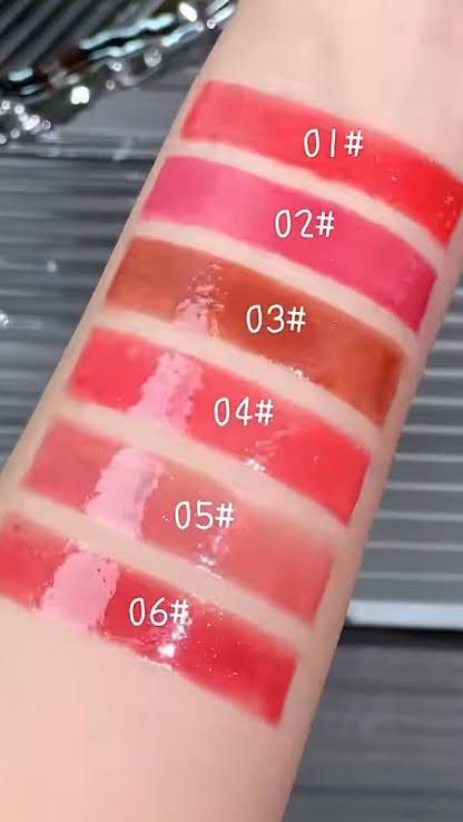 Olibolla lip gloss with vitamin E