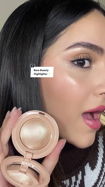 Highlighter rare beauty  beauty powder